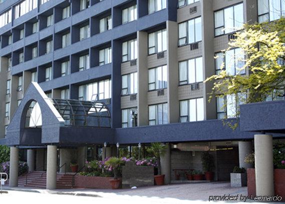 Quality Hotel Downtown-Inn At False Creek Ванкувер Экстерьер фото