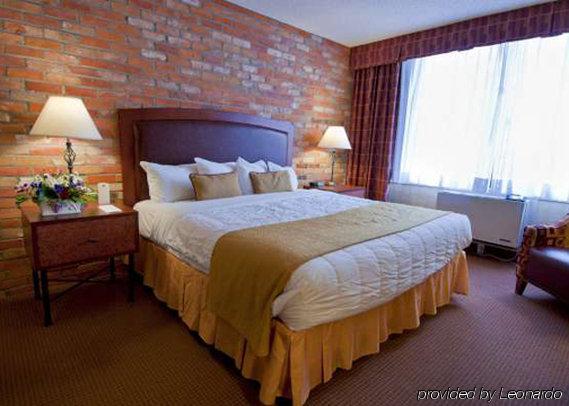 Quality Hotel Downtown-Inn At False Creek Ванкувер Номер фото