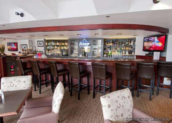 Quality Hotel Downtown-Inn At False Creek Ванкувер Экстерьер фото